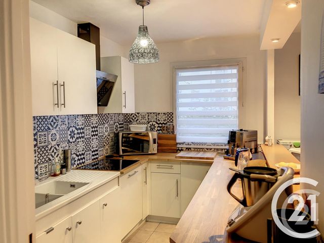 Appartement F3 à louer - 4 pièces - 82.3 m2 - AUXERRE - 89 - BOURGOGNE - Century 21 Martinot Immobilier