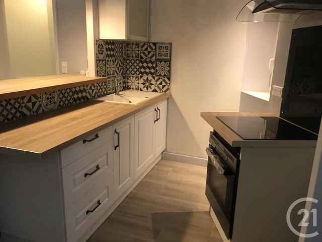 Appartement F2 à louer - 2 pièces - 50.0 m2 - AUXERRE - 89 - BOURGOGNE - Century 21 Martinot Immobilier