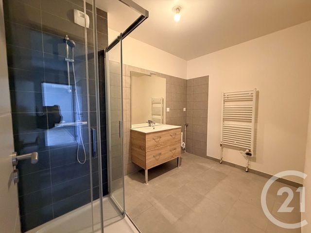 Appartement F3 à louer - 3 pièces - 72.93 m2 - AUXERRE - 89 - BOURGOGNE - Century 21 Martinot Immobilier