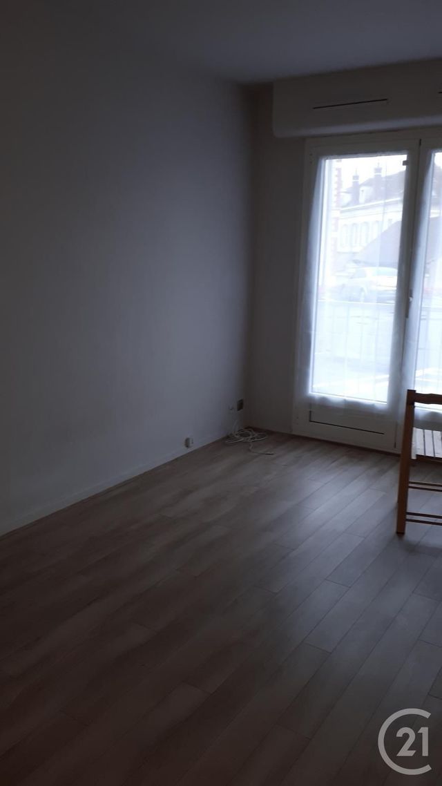 Appartement F1 à louer - 1 pièce - 30.9 m2 - AUXERRE - 89 - BOURGOGNE - Century 21 Martinot Immobilier