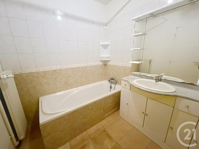Appartement T3 à louer - 3 pièces - 79.0 m2 - AUXERRE - 89 - BOURGOGNE - Century 21 Martinot Immobilier