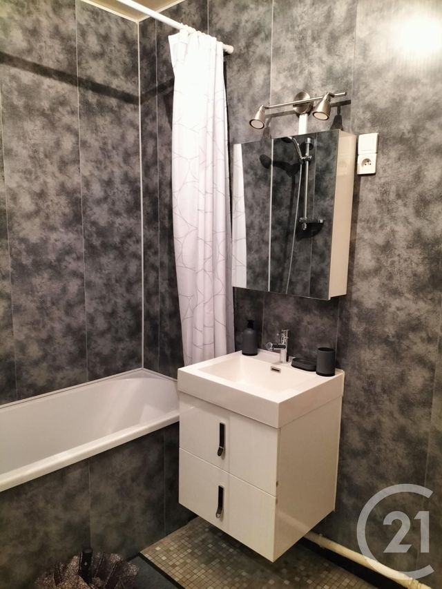 Appartement F1 à louer - 1 pièce - 39.48 m2 - AUXERRE - 89 - BOURGOGNE - Century 21 Martinot Immobilier