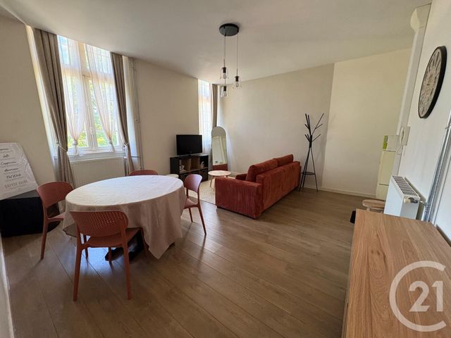 Appartement T2 à louer - 2 pièces - 51.0 m2 - AUXERRE - 89 - BOURGOGNE - Century 21 Martinot Immobilier