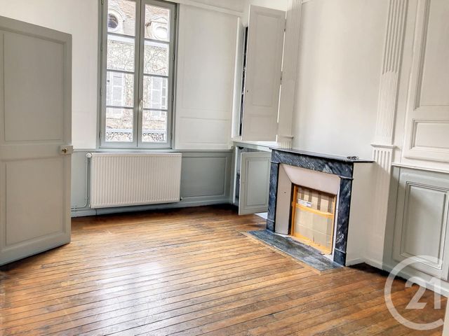 Appartement F3 à louer - 3 pièces - 57.91 m2 - AUXERRE - 89 - BOURGOGNE - Century 21 Martinot Immobilier