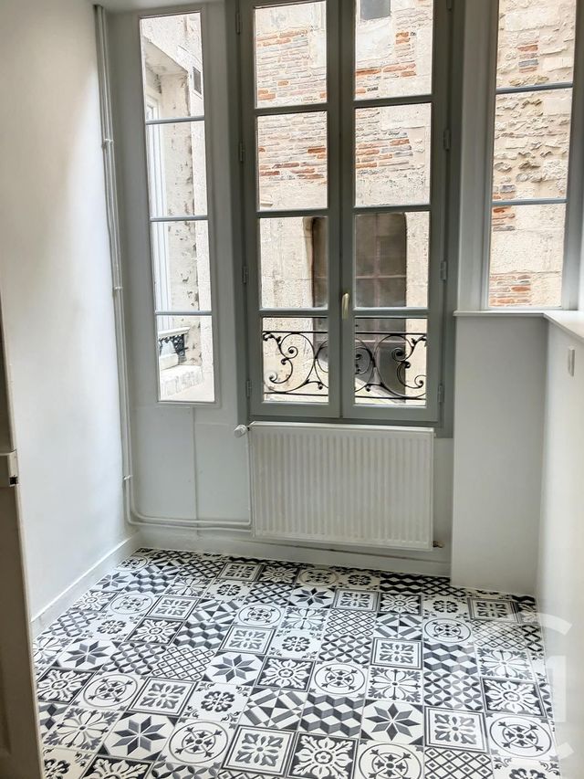Appartement F3 à louer - 3 pièces - 57.91 m2 - AUXERRE - 89 - BOURGOGNE - Century 21 Martinot Immobilier