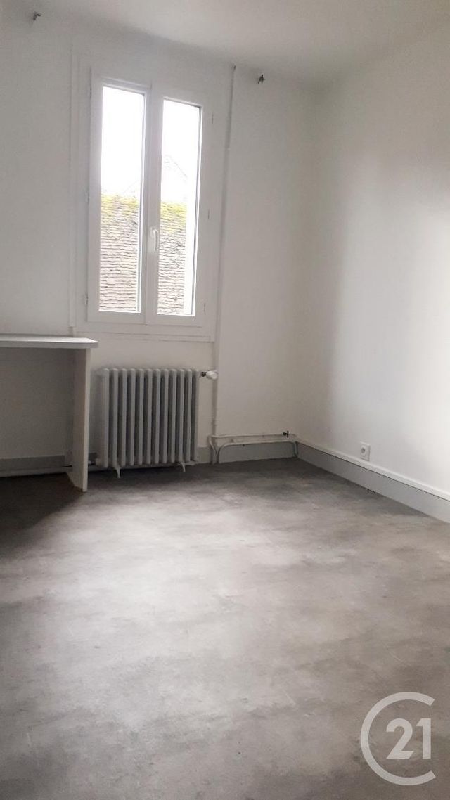 maison à louer - 4 pièces - 89.0 m2 - AILLANT SUR THOLON - 89 - BOURGOGNE - Century 21 Martinot Immobilier