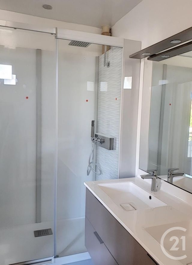 Appartement F1 à louer - 1 pièce - 39.0 m2 - AUXERRE - 89 - BOURGOGNE - Century 21 Martinot Immobilier
