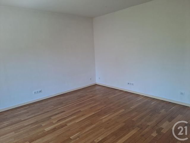 Appartement F1 à louer - 1 pièce - 39.0 m2 - AUXERRE - 89 - BOURGOGNE - Century 21 Martinot Immobilier