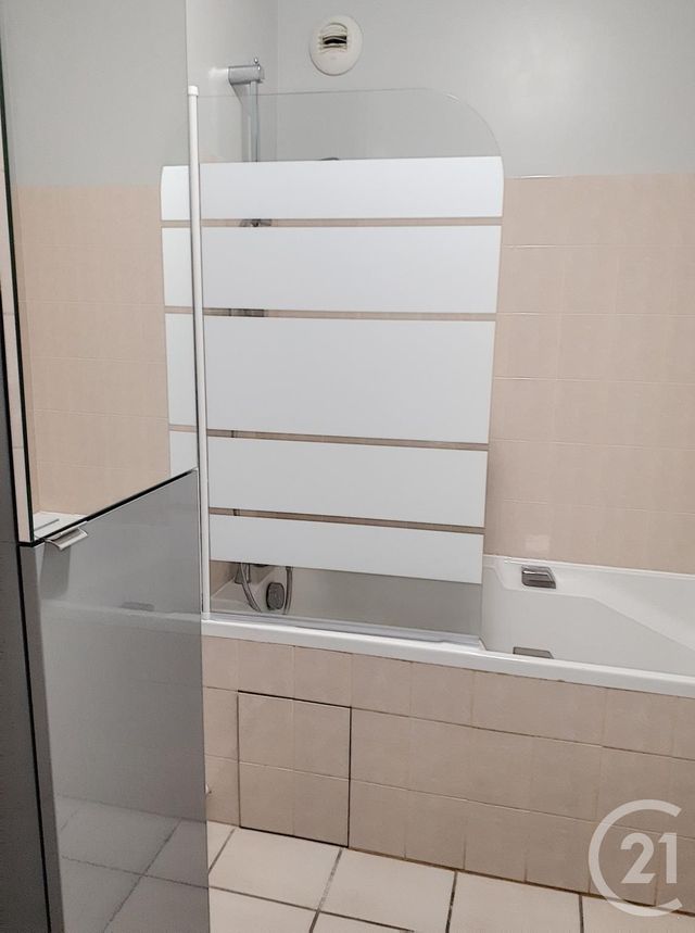 Appartement F2 à louer - 2 pièces - 49.5 m2 - AUXERRE - 89 - BOURGOGNE - Century 21 Martinot Immobilier