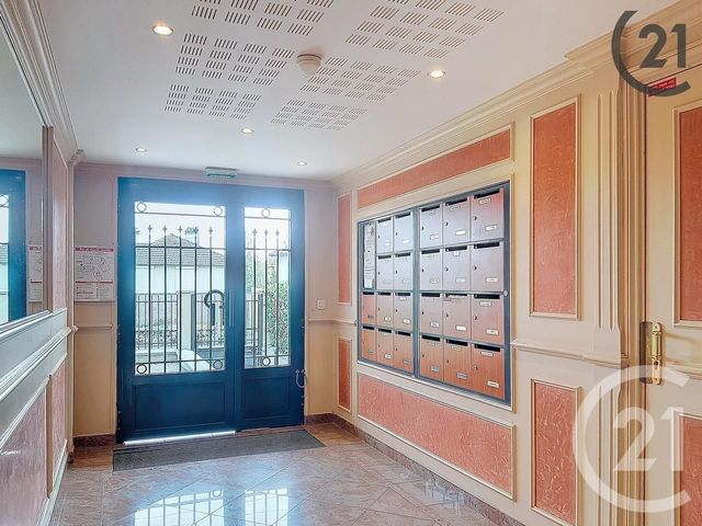 Appartement F2 à vendre - 2 pièces - 46.65 m2 - AUXERRE - 89 - BOURGOGNE - Century 21 Martinot Immobilier